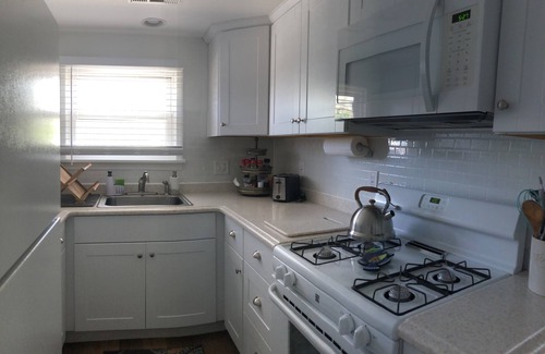 Lakewood Cottage | NEW! Totally renovated pet friendly cottage