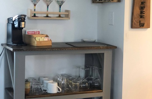 Lakewood Cottage | NEW! Totally renovated pet friendly cottage