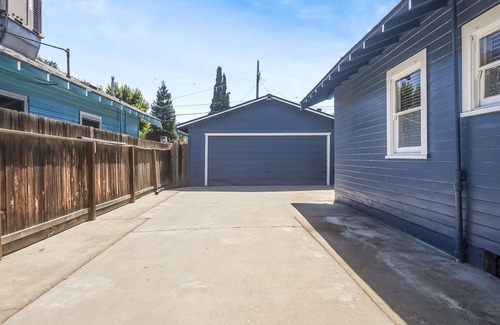 Fresno House | ⭐️ New! Tower District Pet Friendly Home!