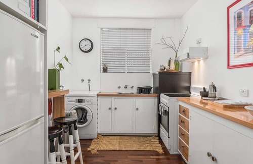 New Town Apartment | New Town Gem: Homely City-Fringe Apartment