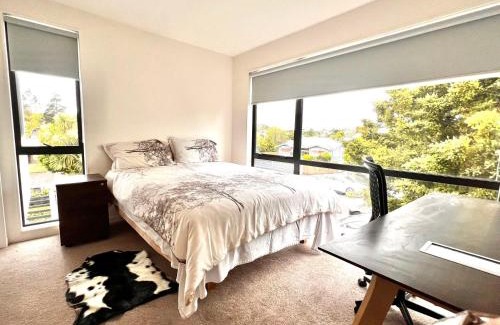Greenlane - Ellerslie House | New town house room in Green lane