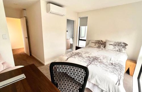 Greenlane - Ellerslie House | New town house room in Green lane