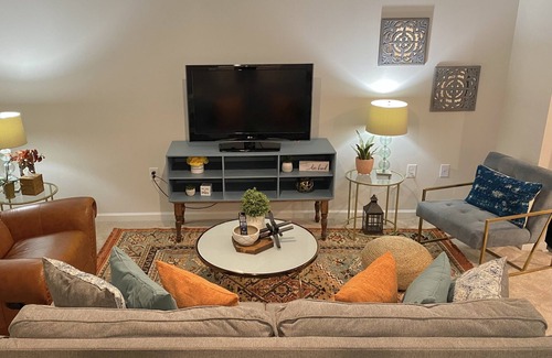 Durham House | New Townhome beautiful & cozy 3br