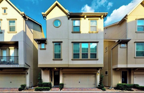Woodlake - Briar Meadow House | New Townhome Galleria Area