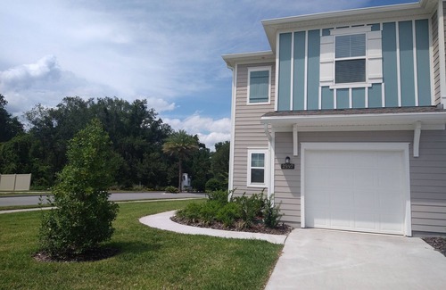 North Beach House | New Townhome In Atlantic Beach, Florida has 2 Bedrooms available near beaches.