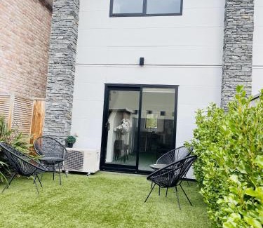 Riccarton Apartment | New Townhouse 5 min from central CHCH including bikes to use