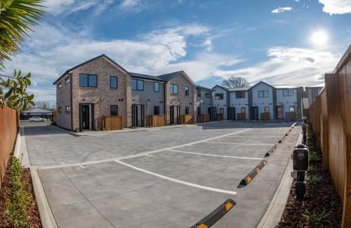 Riccarton Apartment | New Townhouse 5 min from central CHCH including bikes to use
