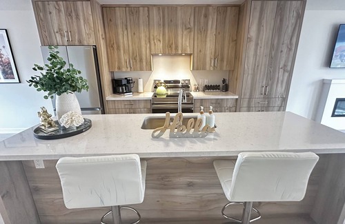 Oakville House | New townhouse for rent - 4 Bedrooms, 3.5 baths, 2 Car garage, WFH setup.