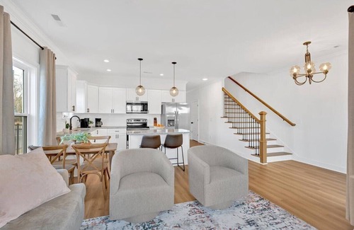 Rome House | New Townhouse~Garage parking~Gated~Downtown Rome