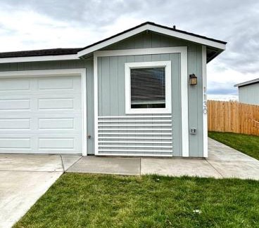 Umatilla House | New Townhouse Near Highway