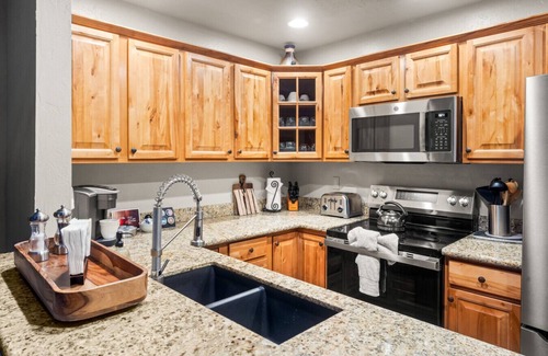 Sedona House | NEW! Tranquil Sedona Creekside Retreat!