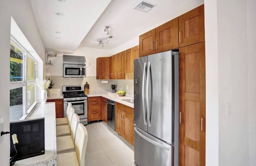 Ludlam House | NEW Tropi-Casual Miami Oasis 4 bed 2 bath