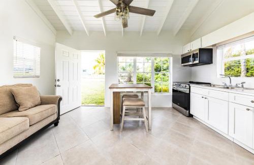 Bottle Creek House | NEW Tropical Bottle Creek Stay Beach 5 min Drive