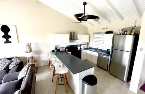 Beacon Hill Villa | New* Tropical Modern Townhouse in SXM