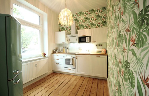 Hochfeld Apartment | *New* tropical SECRET HIDEAWAY central+Alexa+WLAN+Netflix