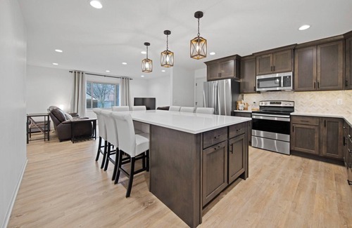 New Ulm House | 🌟 New Ulm Klock Haus 2️⃣ King Beds & 1️⃣ Queen Bed ⭐️ NEWLY RENOVATED