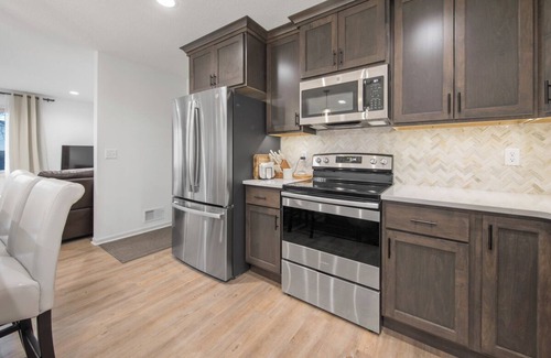 New Ulm House | 🌟 New Ulm Klock Haus 2️⃣ King Beds & 1️⃣ Queen Bed ⭐️ NEWLY RENOVATED