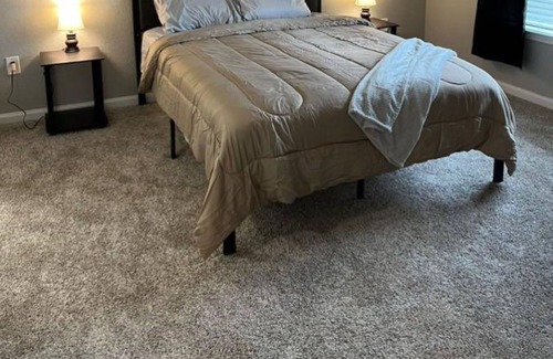 Orlando Apartment | "NEW Unit" Cozy and comfy stay. Surrounded by retail shops, restaurants and bars