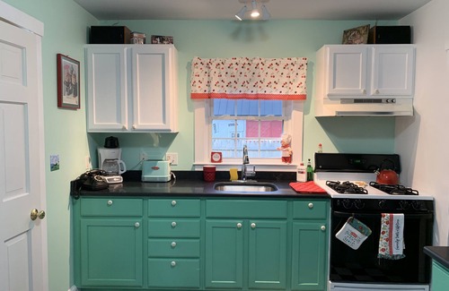 Camden Cottage | NEW Updated 2 bedroom cottage 3 blocks from downtown Camden, Maine.