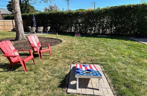 Libertyville Apartment | New updated Apt 1/2 Mile to Downtown Libertyville!