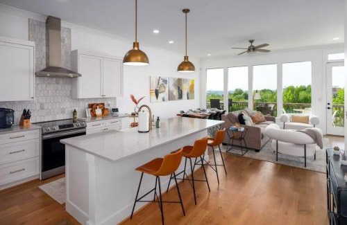 Five Points South House | NEW Urban Elegance - Scenic 2BR City Views