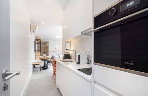 Centro / Baixa Apartment | NEW Urban Retreat - ApartHotel Luxury incl Breakfast & Housekeeping
