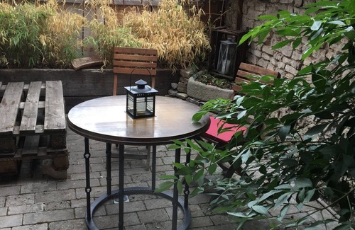 Dettelbach Apartment | New vacation home (90sqm) with cozy courtyard