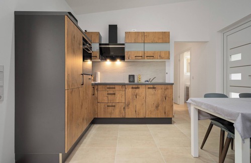 Muritz House | New vacation home with boat on the lake - your modern dog-friendly retreat