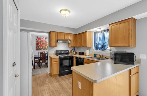 Ann Arbor House | NEW! Victors Homebase (4-Bedroom) - Pets Allowed