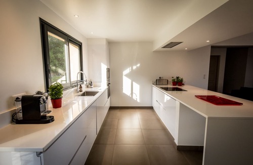 Porto-Vecchio Villa | New: Villa 200 m2 with sea view and heated swimming pool, 4 bedrooms.