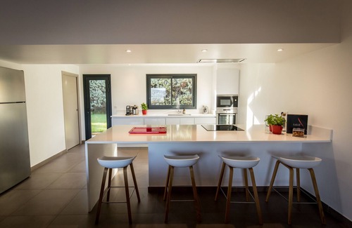 Porto-Vecchio Villa | New: Villa 200 m2 with sea view and heated swimming pool, 4 bedrooms.