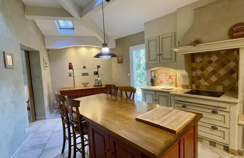 Cornillon-Confoux House | New " Villa Nova "