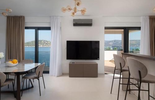 Razanj Villa | NEW ! Villa Palm Bay 1 & 2 with two heated pool - near sea