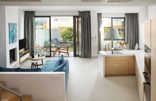 Agia Villa | New VILLA STATHIS, 150 m from Sandy Beach