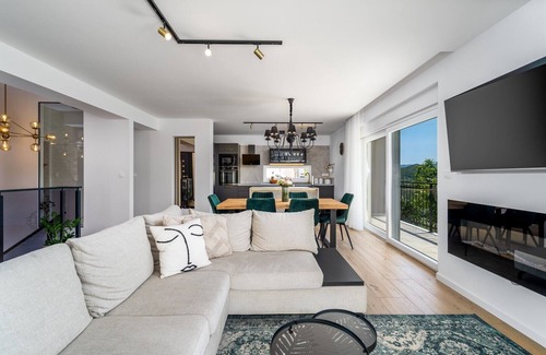 Blato na Cetini Villa | New! Villa Stella with 32 sqm private heated pool, Jacuzzi, Sauna, Media room, 3 bedrooms, 6+2 pax