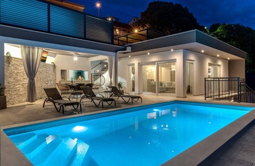 Blato na Cetini Villa | New! Villa Stella with 32 sqm private heated pool, Jacuzzi, Sauna, Media room, 3 bedrooms, 6+2 pax