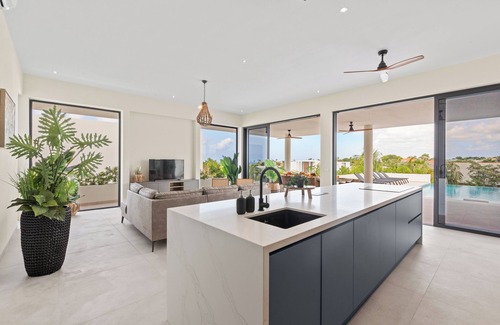 Jan Thiel Villa | New Villa Vista Royal! Within walking distance Jan Thiel beach, great location.