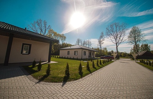 Kintai Villa | New villa with hot tub near the forest!