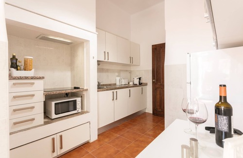 Linda-a-Velha Apartment | NEW! Vintage Apartment in Historic Lisbon