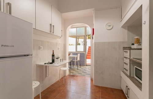Linda-a-Velha Apartment | NEW! Vintage Apartment in Historic Lisbon