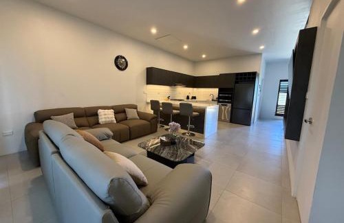 Wailoloa Apartment | New Wailoaloa Escape with Breathtaking Views