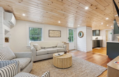 Kennebunk House | New-Walk to Dock Square, 1.2 Mi to Gooch's Beach - Pine Tree Place