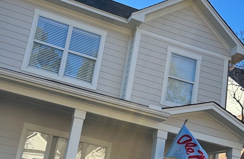 Oxford House | New! Walk to UM football stdm; 1 mi to sq 2 BR that sleeps 6! Back patio;