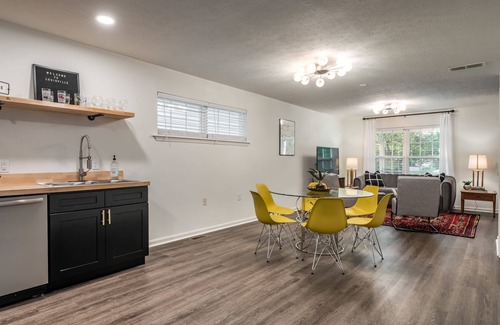 Phoenix Hill House | New! Walkable 3BR 2BA walk to NuLu - Hot Tub!