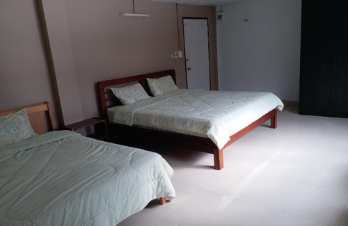 Pak Chong Hotel | New Wanchai Hotel