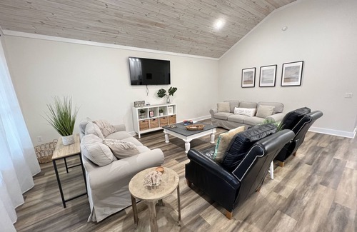 Shellman Bluff House | New-water and golf course view. Sleeps 8, 3 bedrooms, 2 baths, 4 beds.