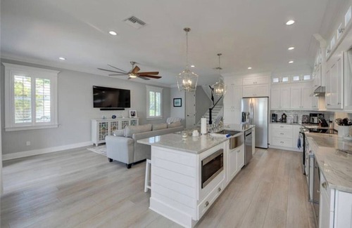 Stuart House | New Waterfront 3BR townhouse with boat dock and private heated pool!