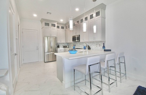 Stuart House | New - Waterfront Home in Port Salerno - Stuart - Private Boat Dock & Boat Lift - Community Pool.