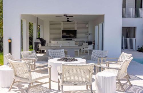 Key West House | New Waterfront Home - Sunray House