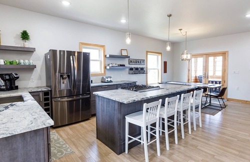 Luxemburg House | New Waterfront home with kayaks & Fire pit+ Close to Green Bay and Sturgeon Bay